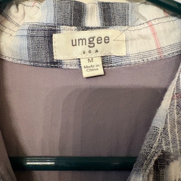 Plaid Sleeveless Top with Lace Hem - Picture 3 of 8